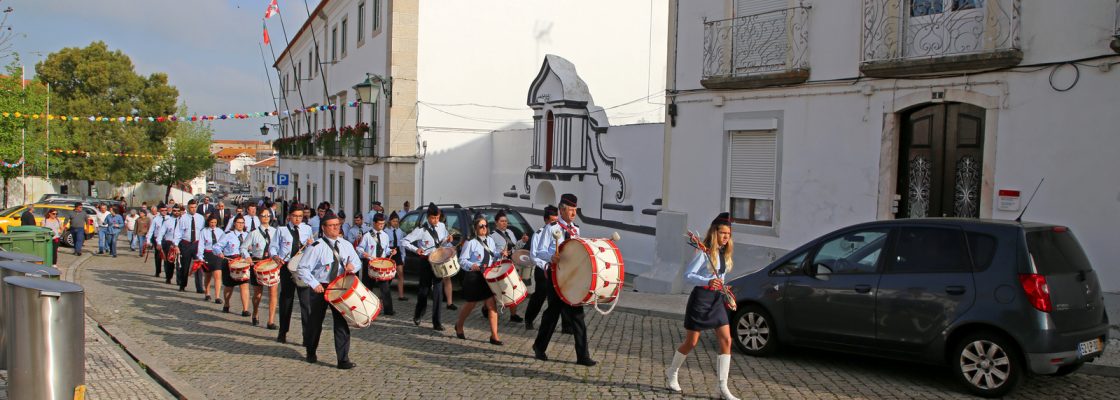 25deAbrilemMontemoroNovoHasteardasBandeiras_F_0_1598007212.