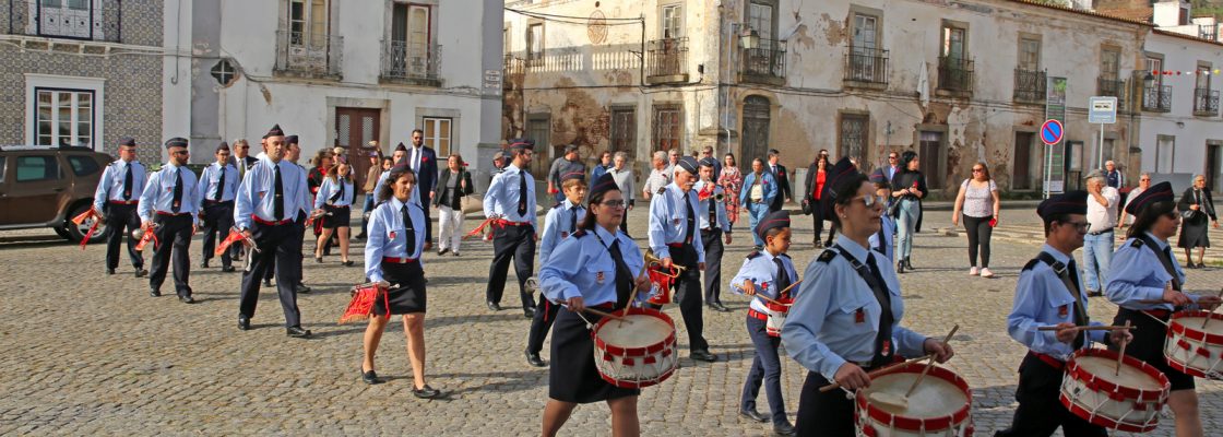 25deAbrilemMontemoroNovoHasteardasBandeiras_F_3_1598007215.