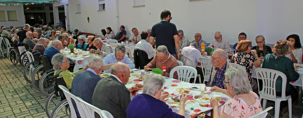 AbrigodosVelhosTrabalhadorescomemora51anos_F_1_1598006657.