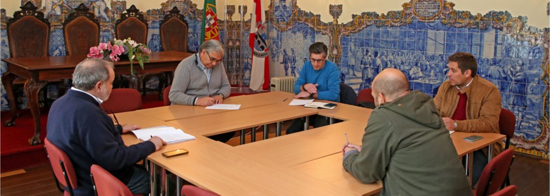 AutodeConsignaodaEmpreitadadeReabilitaodoMercadoMunicipaldeMontemoroNovo_C_0_1598003851.