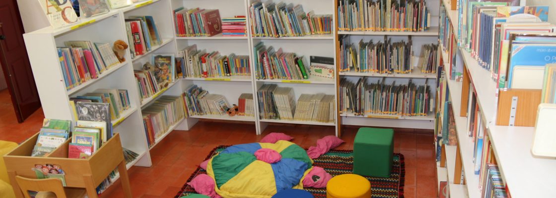 BibliotecaMunicipaldeMontemoroNovoEspaodedescobertaediversoparacentenasdepessoas_F_0_1598003495.