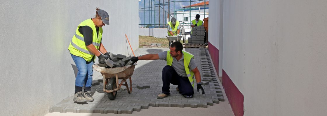 Construopavimentaodeacessospedonaisna2.FasedoLoteamentoMunicipaldeSilveiras_C_0_1598009798.