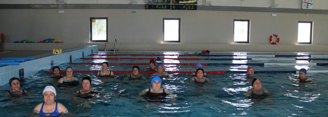 PiscinaCobertacomemorouDiaInternacionaldoDesportoaoServiodoDesenvolvimentoedaPaz_F_0_1598011413.