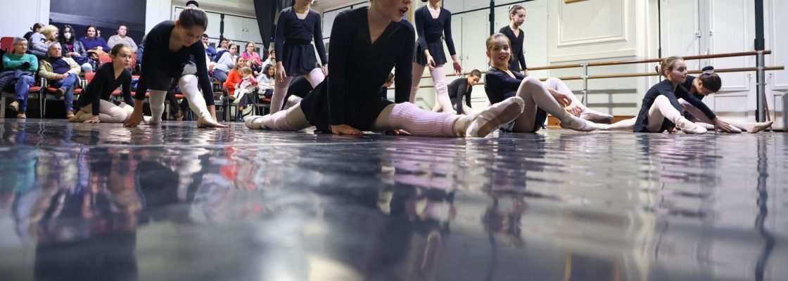 Escola de Ballet promove aula aberta