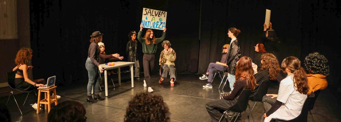 Grupo de Teatro do Nosso Agrupamento apresenta ‘?’ no Centro Juvenil