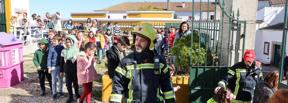 Simulacro de Incendio_EB nº 2_C Ferreira (374)