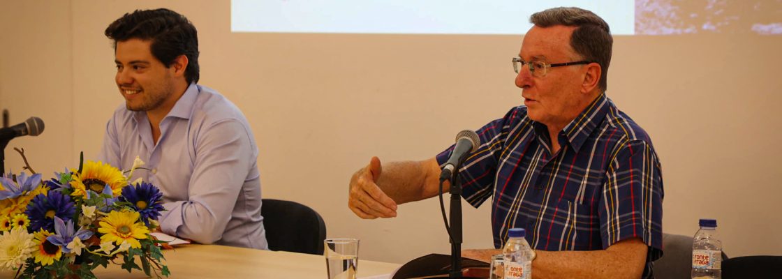 Jorge Fonseca apresenta antologia na Biblioteca Municipal Almeida Faria
