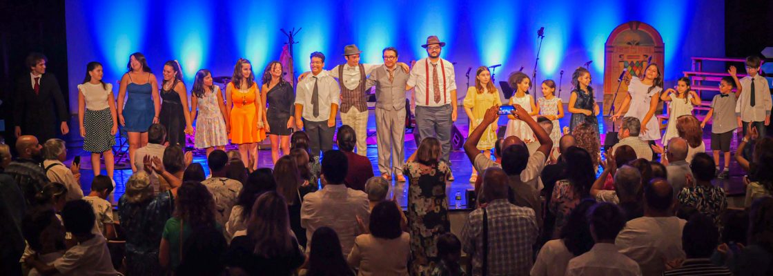 Espetáculo de Final de Ano da Oficina do Canto encanta Cineteatro Curvo Semedo