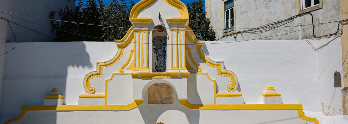 Intervenção de restauração dos Chafarizes e Placa Romana dos Paços do Concelho