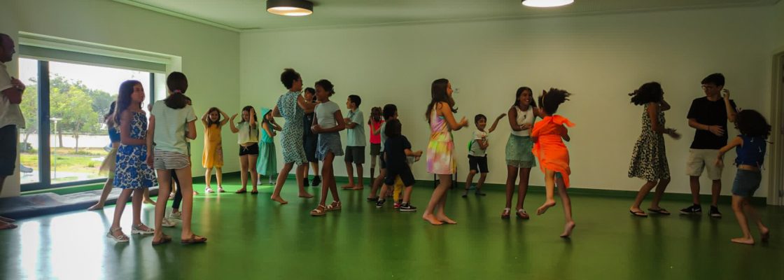 Ano letivo da Oficina do Teatro e do Imaginário termina com sessão aberta