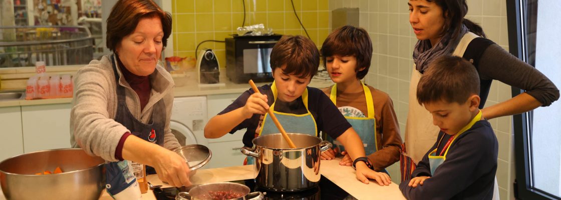 COZINHA ABERTA NA OFICINA DA CRIANÇA