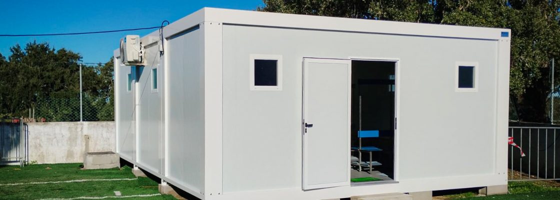 Módulos de Balneários instalados no Campo de Fazendas do Cortiço