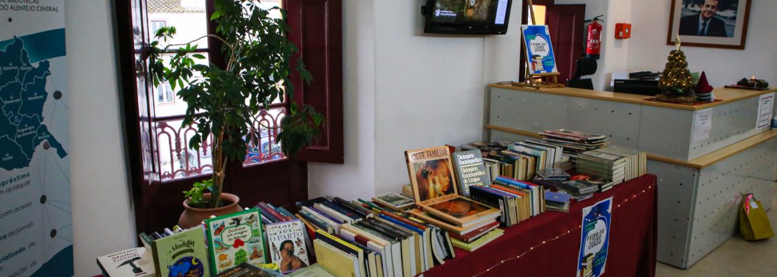 Feira do Livro Usado na Biblioteca Municipal Almeida Faria