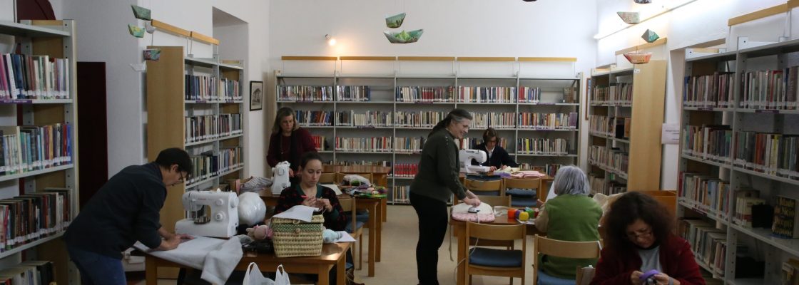 COSTURAR HISTÓRIAS NA BIBLIOTECA MUNICIPAL DE MONTEMOR-O-NOVO