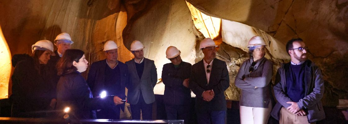 PRESIDENTE DA PATRIMÓNIO CULTURAL, I.P. VISITOU A GRUTA DO ESCOURAL