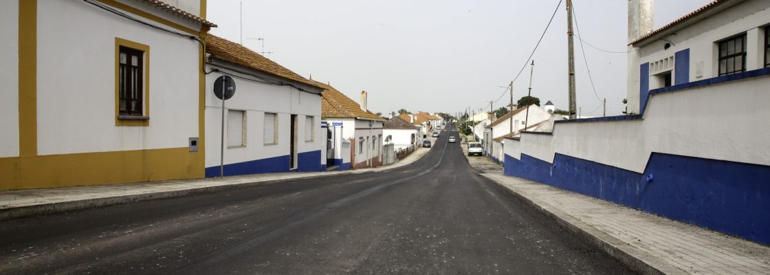 Rua Joaquim Pedro Matos, em Cabrela, repavimentada