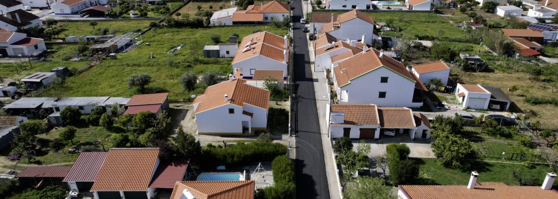 Rua da Primavera em Foros de Vale de Figueira repavimentada