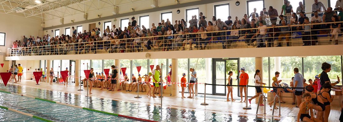 Encontro de Escolas de Natação junta 142 atletas na Piscina Coberta Municipal