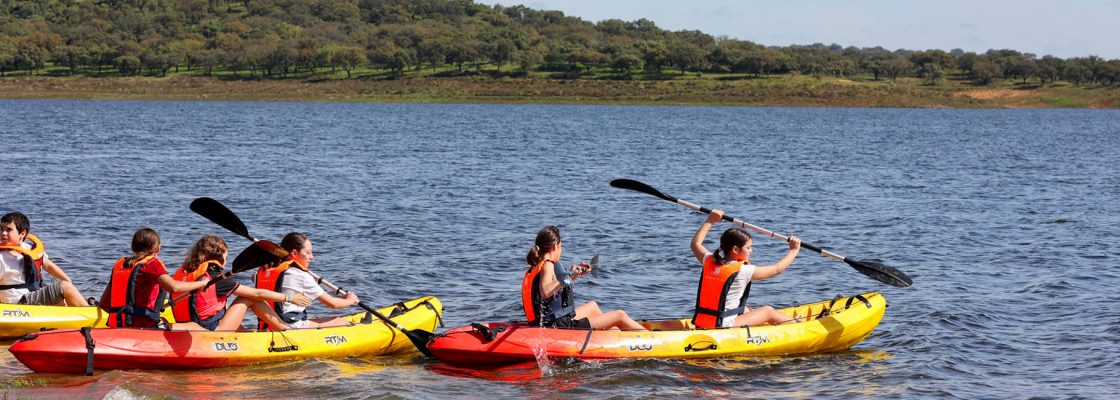 Escola de Natação promove dia Multi Atividades na Barragem dos Minutos