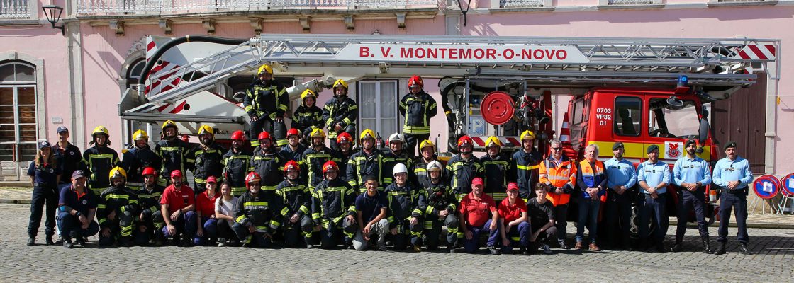 Simulacro inserido nas comemorações do 94.º Aniversário dos Bombeiros Voluntários de Montemo...