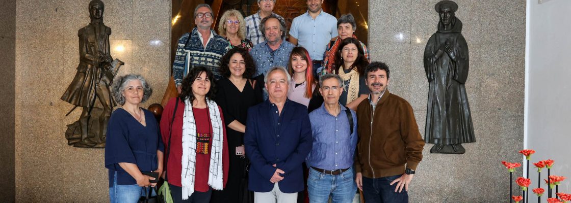 Artistas do VI Encontro Internacional de Aguarela recebidos na Câmara Municipal