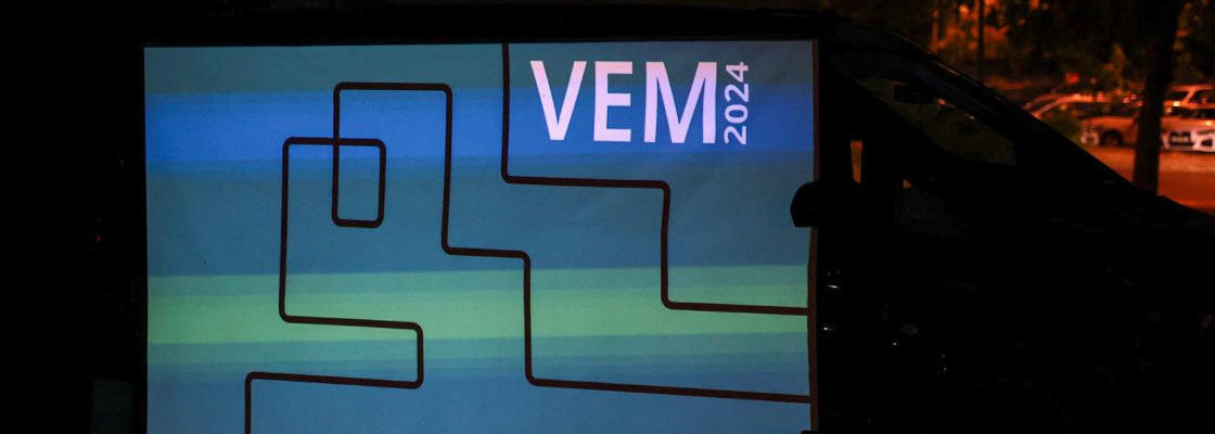‘Videoarte Em Movimento’ voltou a parar junto ao Cineteatro Curvo Semedo