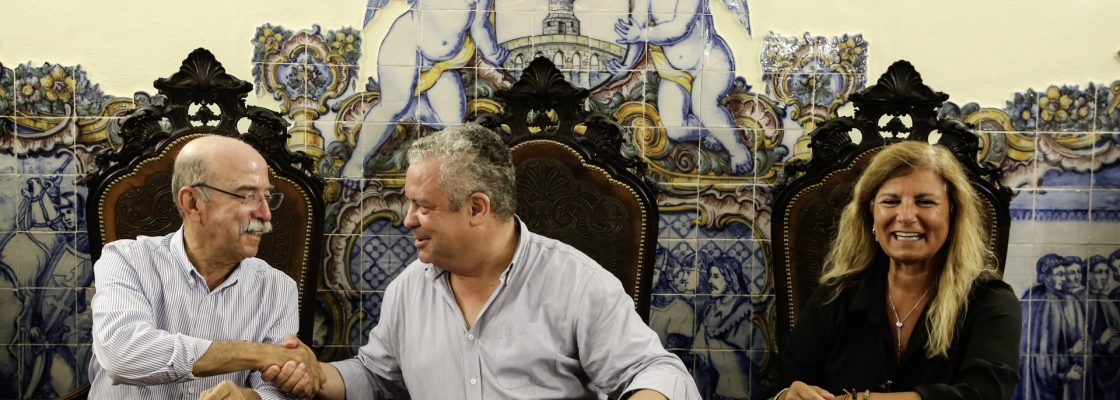 Município de Montemor-o-Novo e APORMOR assinam protocolo para realização da Feira da Luz / Exp...