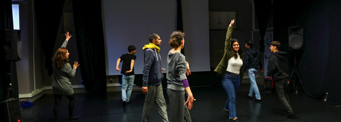 Atelier ‘Corpo Nuvem’ explora movimento no Centro Juvenil
