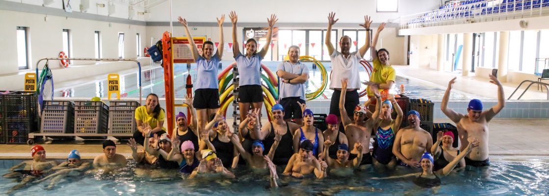 Encontro de Populações Especiais: Portadores de Deficiência na Piscina Coberta