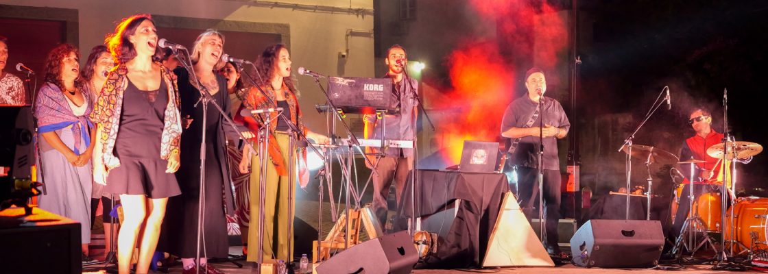 Energia do Festival Contra-Corrente tomou conta do Jardim do Mercado