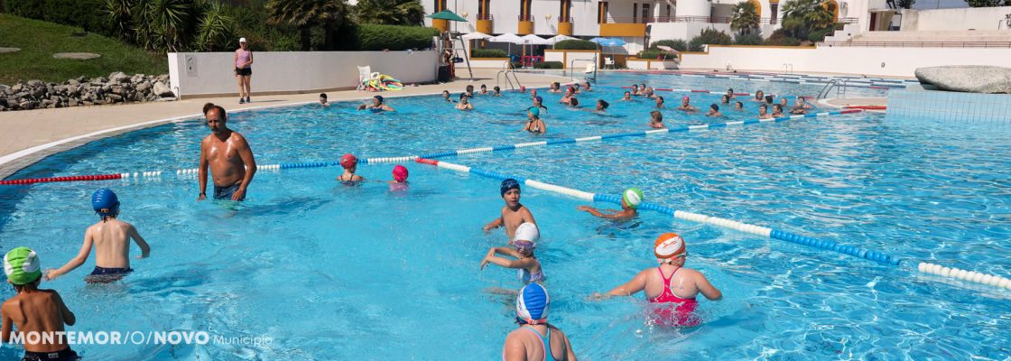 Escola de Natação em curso nas Piscinas Recreativas Municipais