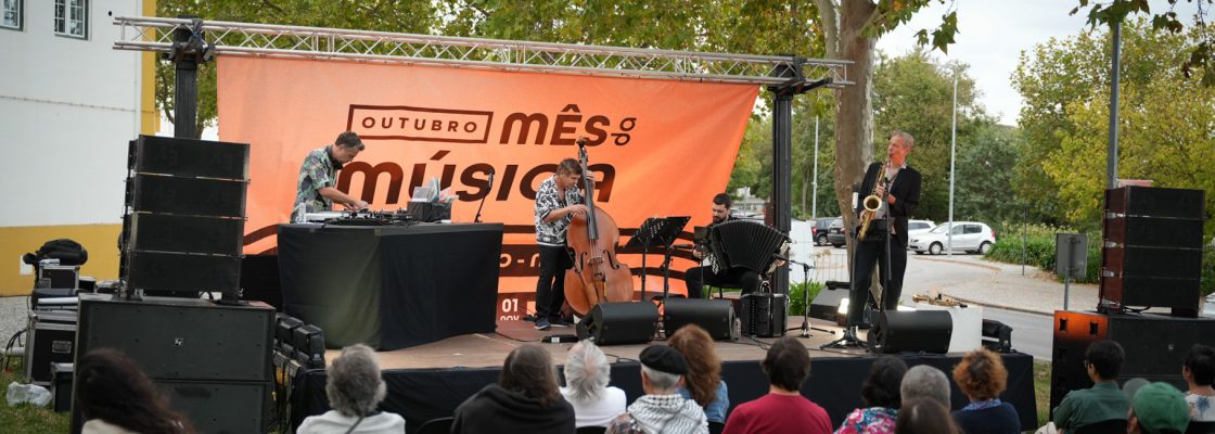 Carlos Bica ‘Playing with Beethoven’ no Mês da Música ‘25